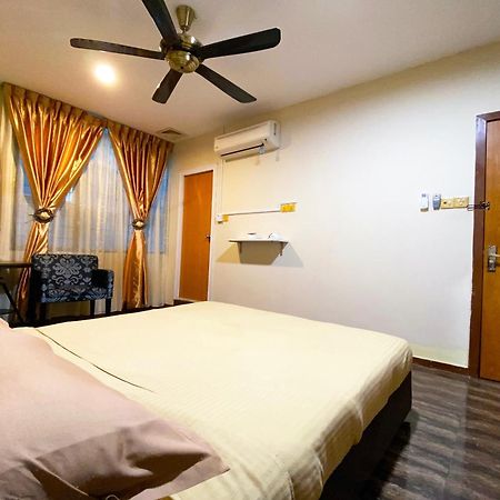 Spot On 89858 Rebecca'S Homes Kota Kinabalu Esterno foto