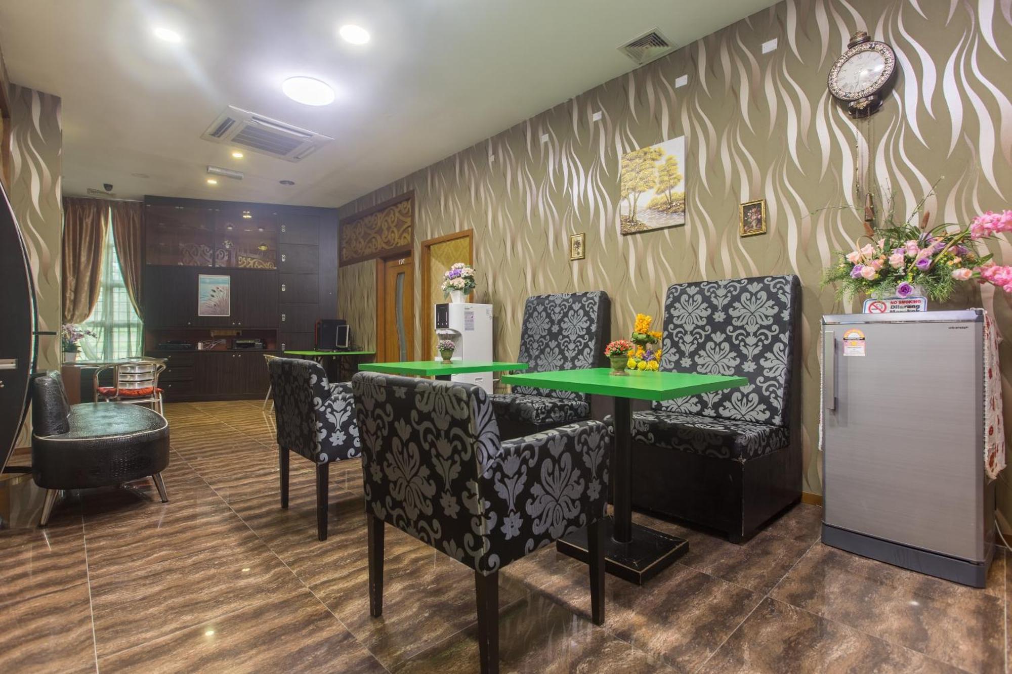 Spot On 89858 Rebecca'S Homes Kota Kinabalu Esterno foto